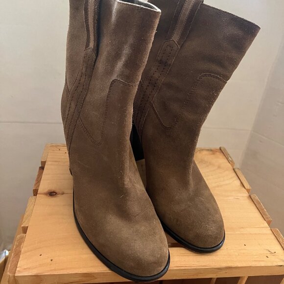 Kate Spade New York Size 9 Tobacco Brown Baise Suede Pull On Heeled Ankle Boots - Picture 5 of 16